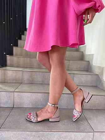 KATI SHOES Босоніжки жіночі пудра шкіряні KATI SHOES 132 літні на підборах / Стильні босоніжки Коломыя