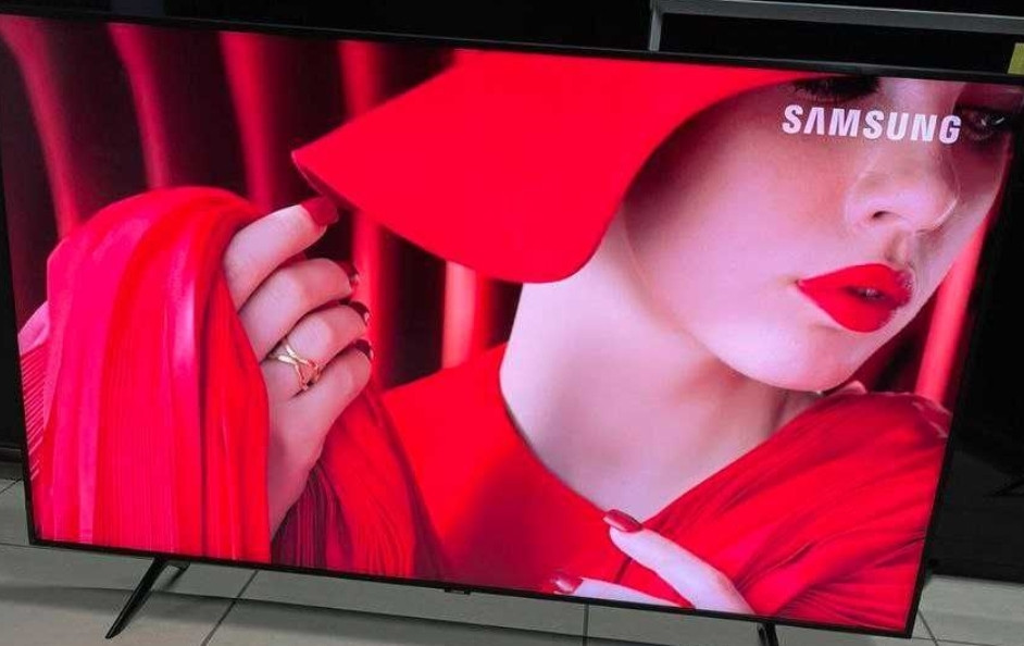 Телевизор Безрамный: 55