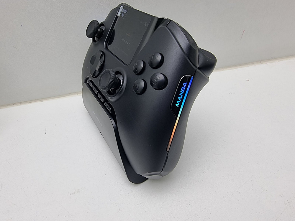 Безпровідний геймпад Manba One з дисплеєм, RGB-підсвіткою та док-станцією Луцк - изображение 6