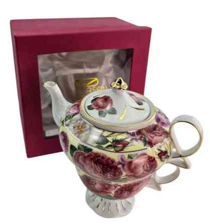 Чайник с чашкой  из фарфора Розы Киев