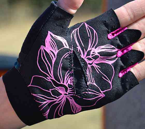 Перчатки для фітнесу MadMax MFG-770 Flower Power Gloves Black/Pink XS Кам'янське