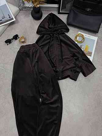 Женский повседневный велюровый костюм двойка: кофта и штаны Одесса