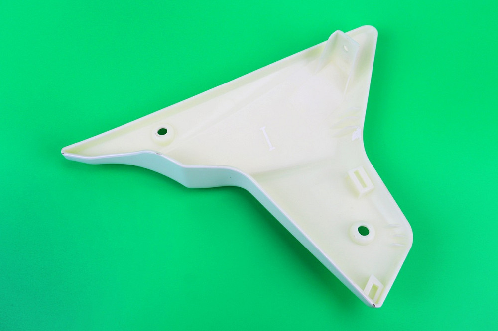 Pantera 200 S/N пластик - передній нижній правий, БІЛИЙ з наклейкою Київ - фото 2