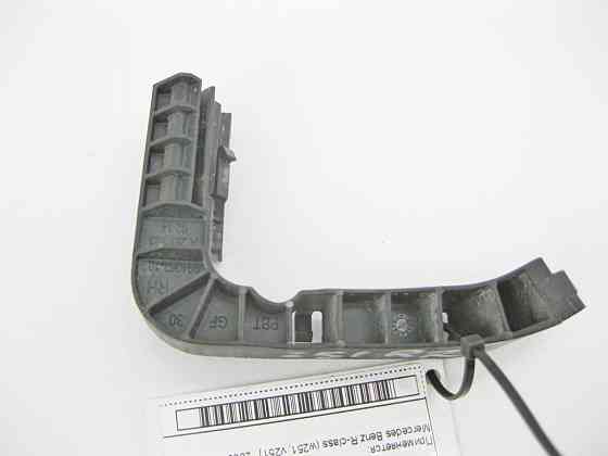 Mercedes-Benz  A2517330214 Утримувач - кронштейн рами ручки на замку задніх правих дверей R-Class W251 Одеса