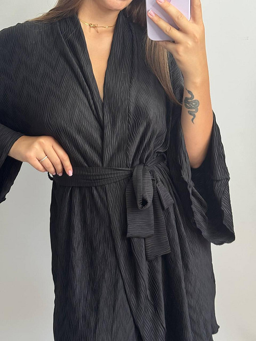 Жіночий халат зі стрейч-плісе з поясом Чорний Харків - фото 5