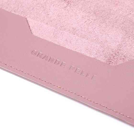 Красива шкіряна обкладинка на паспорт GRANDE PELLE 16795 Пудровий Київ