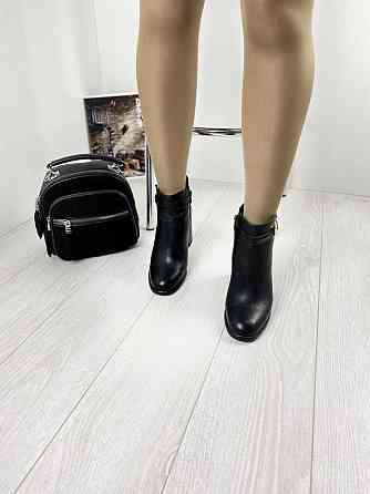 Injers Жіночі черевики INJERS чорні натуральна шкіра висота каблука 8 см розмір 39 (1131) Коломия