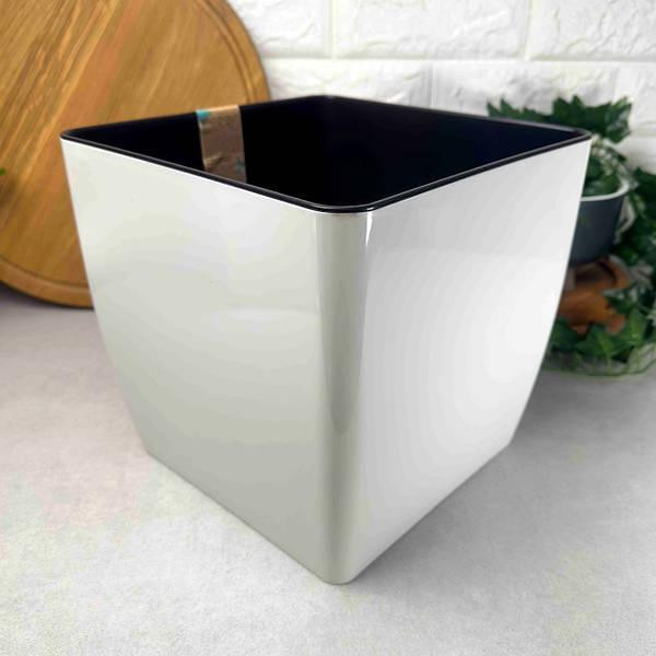 Цветочный горшок с подставкой 