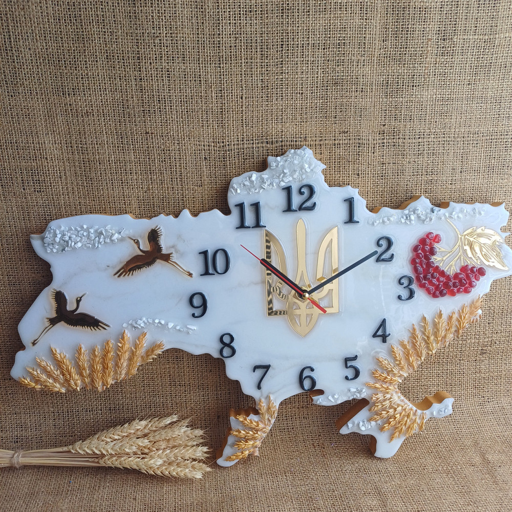 Годинник настінний 60*38 см з епоксидної смоли ручної роботи "Карта України" з кісточками та гербом Дніпро - фото 2