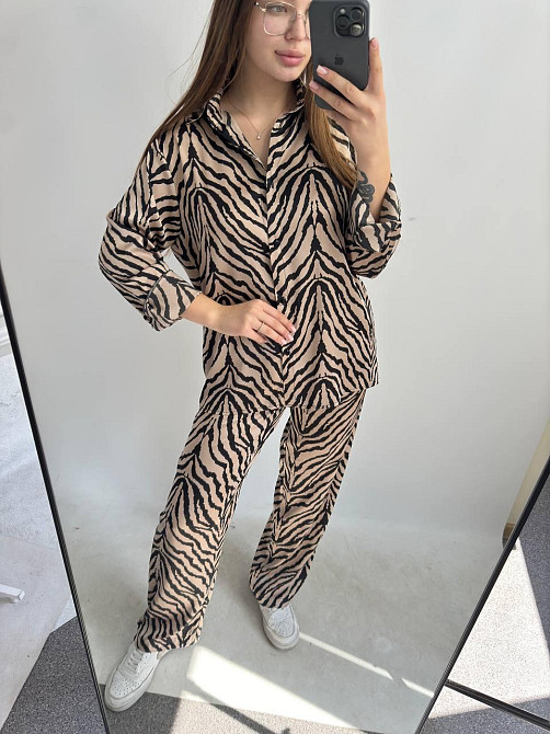 Жіночий шовковий костюм із штанами Бежевий Зебра M/L Харків - фото 6