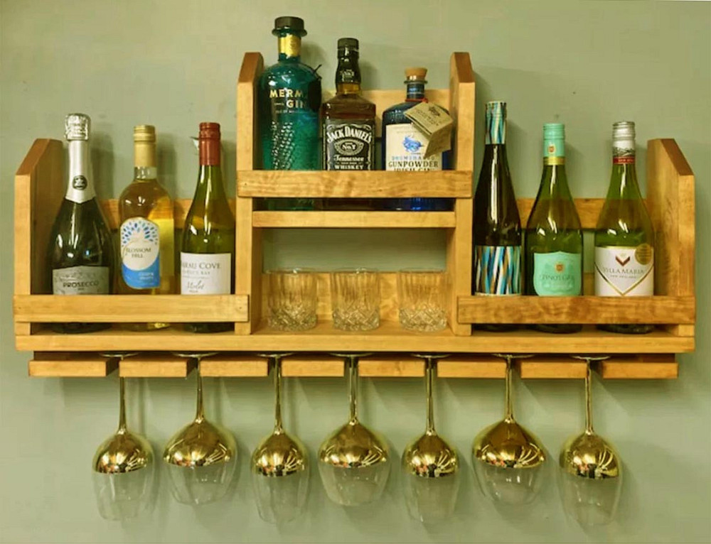 Настенная винная полка 