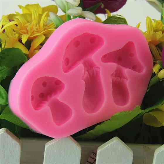 Молд кондитерский Грибы 55 на 82 мм розовый Киев