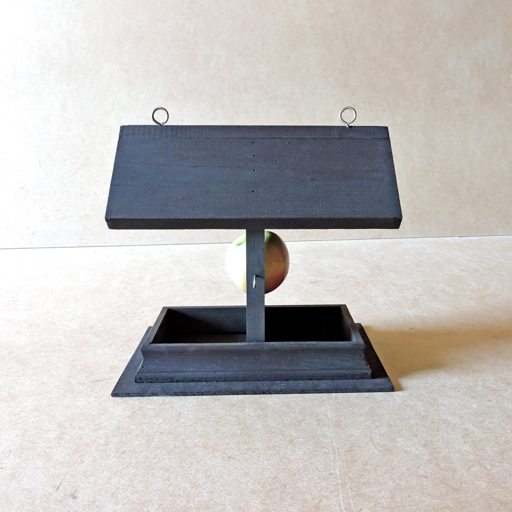 Кормушка садовая для птиц 