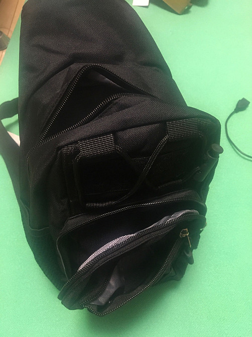 Мужская сумка тактическая через плечо черная, нагрудная сумка, размер 35*21см, 3 кармана, с USB шнуром Киев - изображение 2