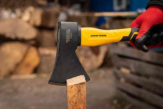 Сокира MASTERTOOL 800 г HRC50 ручка фібергласова 370 мм 05-0905 Рівне