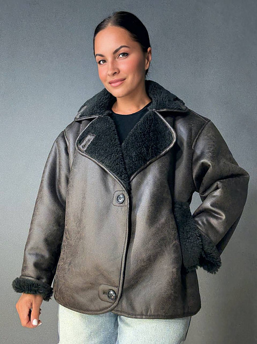 Дублянка жіноча Aftf Basic 242 з темним хутром на ґудзиках коричнева, коричневий, M Київ - фото 9