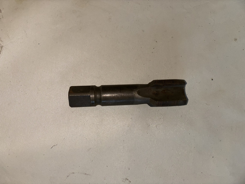 Метчик машинно-ручной М42х1.5. СССР. Харьков - изображение 1