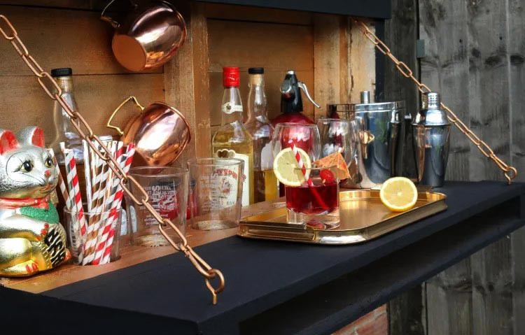 Настенный бар 