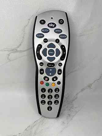 Б/в Пульт дистанційного керування Sky HD Plus Remote Control, для Sky HD та Sky Plus, вже запрограмований, сріблясто-чорний Київ