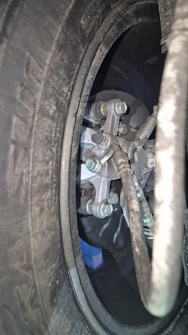 Задній тормозний супорт  Хюндай венью 18-25 Київ - фото 1