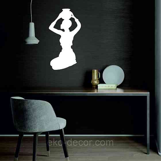 Декоративне настінне Панно «Дівчина з глечиком», Декор на стіну Київ