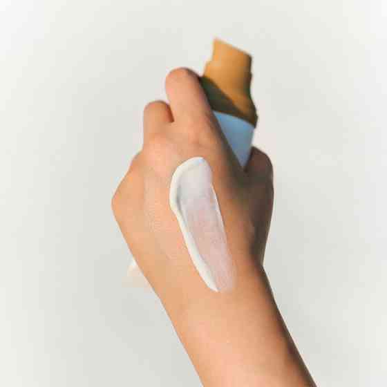 Солнцезащитный легкий крем с центеллой Madagascar Centella Air-Fit Suncream Light SKIN1004 50 мл Киев