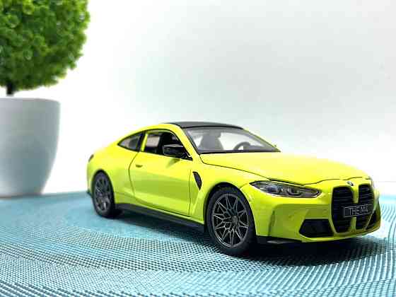 Машинка Автопром 1:24 BMW M4 метал інерційна звук світло відкриваються двері капот Жовта (68280A) Чернігів