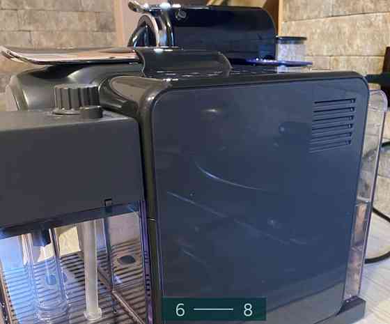 Кофеварка Delonghi Nespresso. Київ
