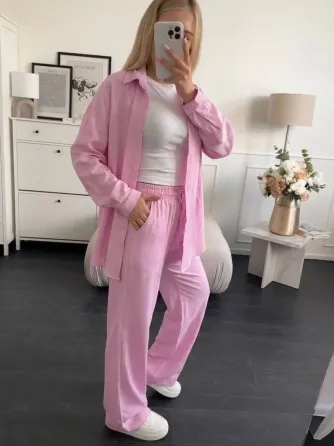 Стильний жіночий костюм із льону — зручний комплект на теплу пору року. Одеса