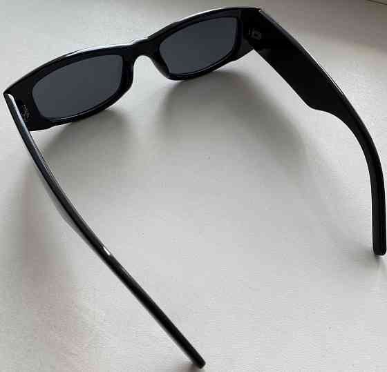 Солнцезащитные очки в черном цвете. Киев