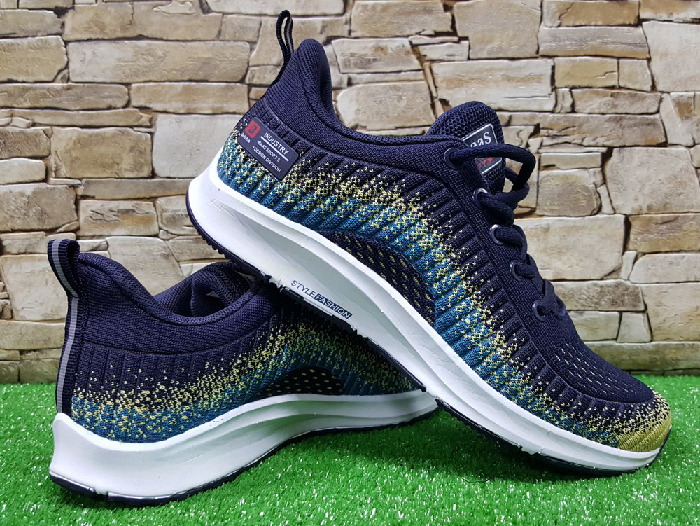 Женские кроссовки BaaS  