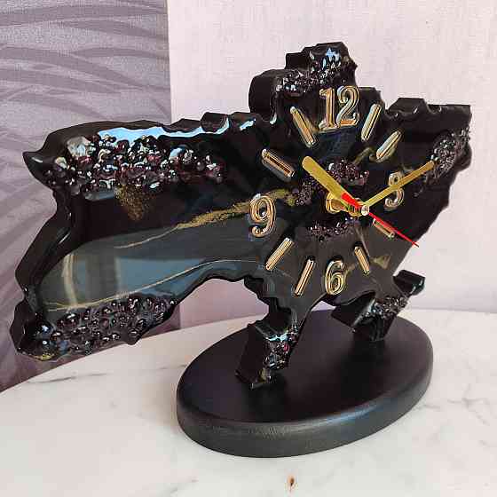 Годинник настільний з епоксидної смоли ручної роботи "Карта України" 30х19 см Дніпро