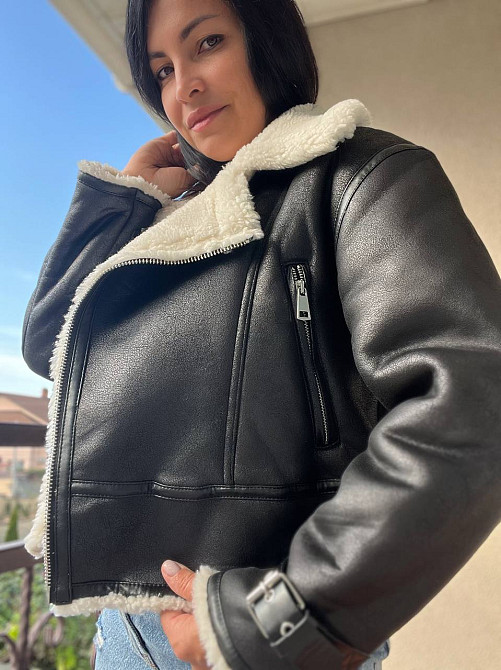 Дублянка жіноча Aftf Basic 2418 косуха укорочена блискавка біле хутро чорна, чорний, S Київ - фото 3