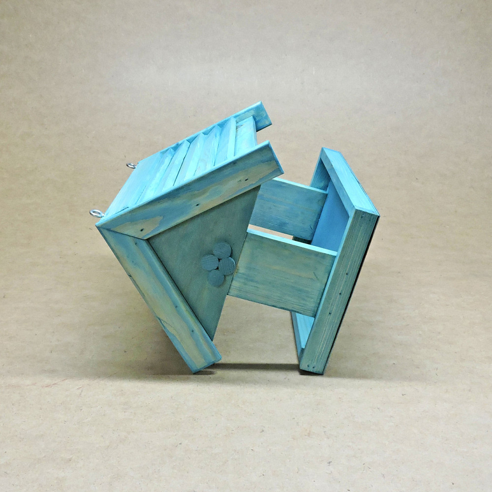 Кормушка садовая для птиц 