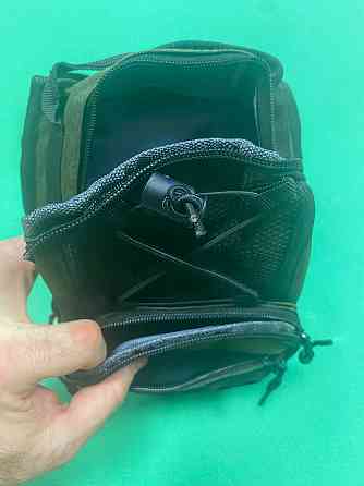 Мужская сумка тактическая через плечо 40 на21см 3 кармана спереди и 2 кармашки боковых хаки темно зеленый Киев