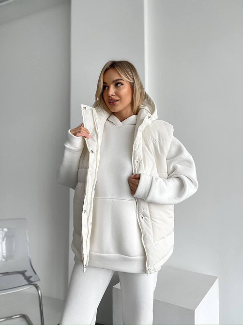 Жіночий теплий жилет з капюшоном  плащівка еммі на синтепоні Молочний, 42/44 Одеса - фото 6