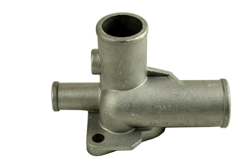 Тройник блока 2108, 2109, 21099, 2110 карб. выпускной (отводящий) головки Мукачево - изображение 1