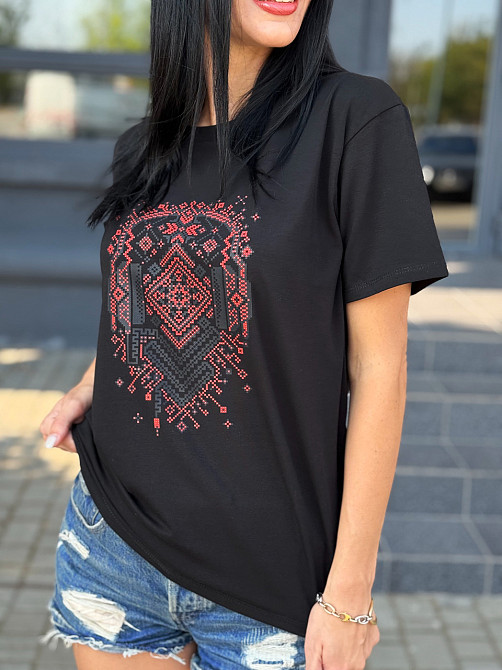 Женская футболка из хлопка 