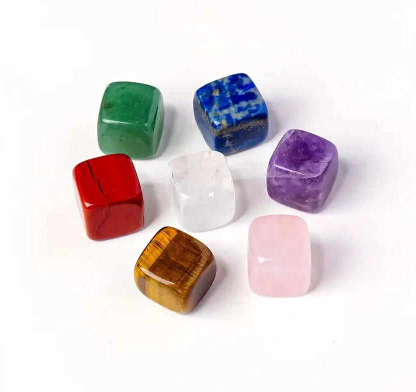 Набір натуральних кристалів 7 чакр у мішечку, каміння квадратної форми 12*12 мм для медитації. Київ - фото 1
