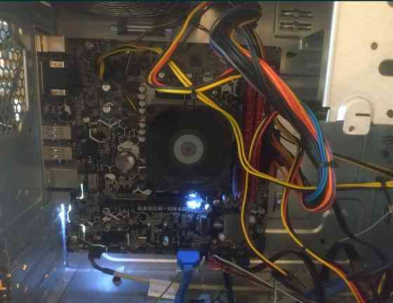 Комп'ютер: Ryzen 2200G ASUS B350 8Gb. SSD 120Gb. Київ