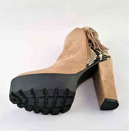 Жіночі Черевики Бежеві на Підборах і Платформі Замшеві Ботильйони Модельні (розміри: 38,39) - 24 Дніпро