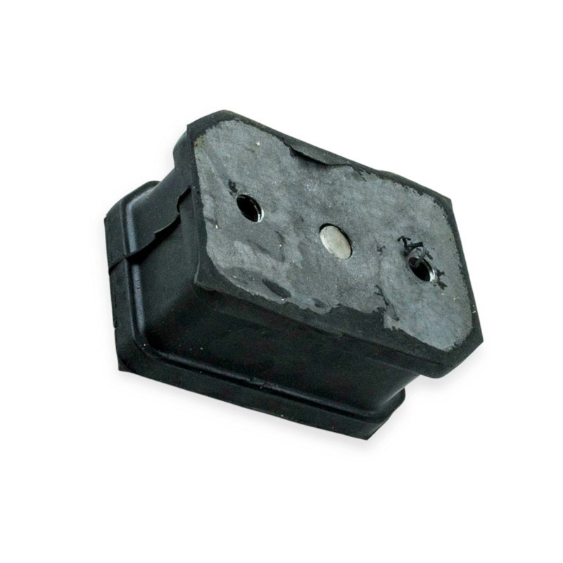 Подушка МТЗ передняя двигателя Мукачево - изображение 1