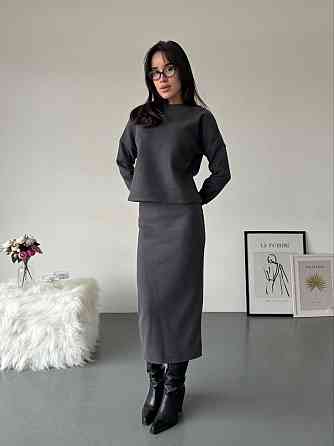 Женский стильный теплый костюм двойка с разрезом сбоку Графит, 46/48 Одесса