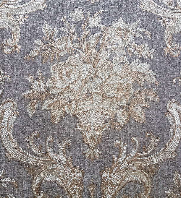 Шпалери вінілові на флізеліні AdaWall Seyyah 1.06х10 квіти в горщику вензеля структурні золотисті на коричневому Київ - фото 1