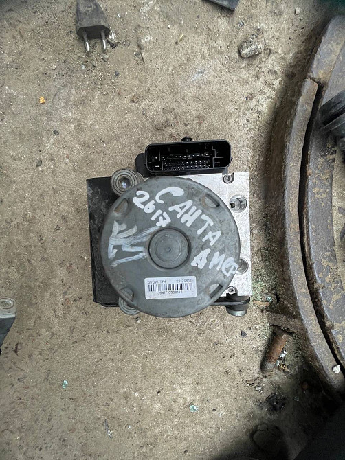 Оригінальний блок ABS на Hyundai Santa Fe 2012-2018 Київ - фото 1