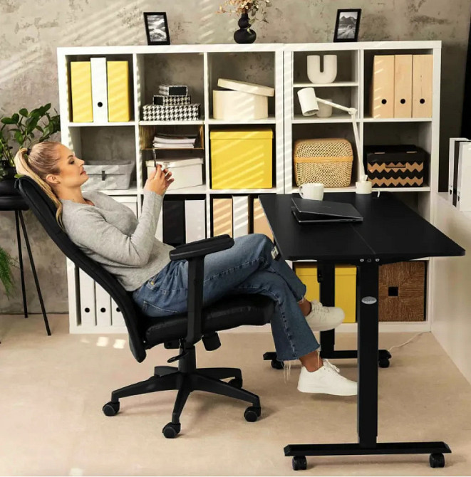 Офисное кресло со спинкой и подлокотниками черное Adelo Стильное компьютерное кресло Кресло руководителя Киев - изображение 5