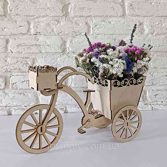 Интерьерная композиция из сухоцветов в кашпо 