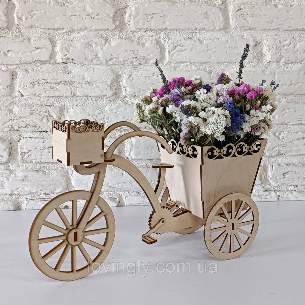 Интерьерная композиция из сухоцветов в кашпо 