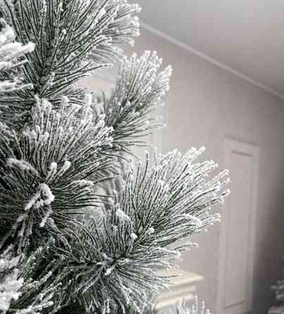 Штучна Скандинавська сосна засніжена 2.3м Київ