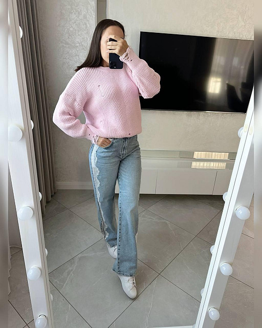 Женский уютный оверсайз свитер с рваным эффектом машинная вязка Розовый Одесса - изображение 5